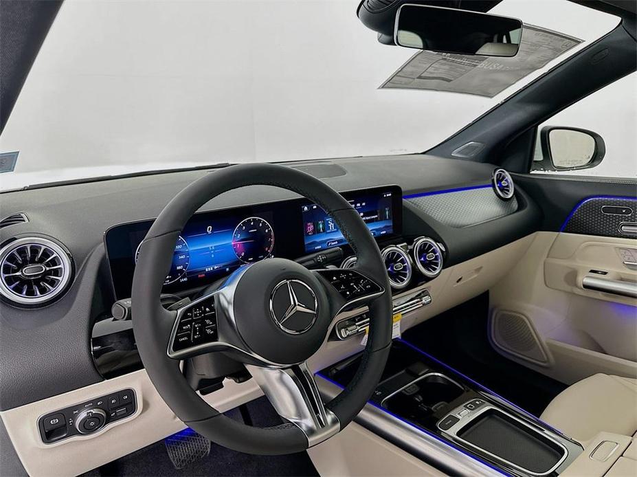 new 2025 Mercedes-Benz GLA 250 car, priced at $47,295