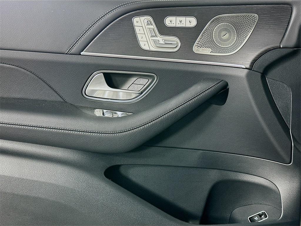 new 2025 Mercedes-Benz GLS 450 car, priced at $100,415