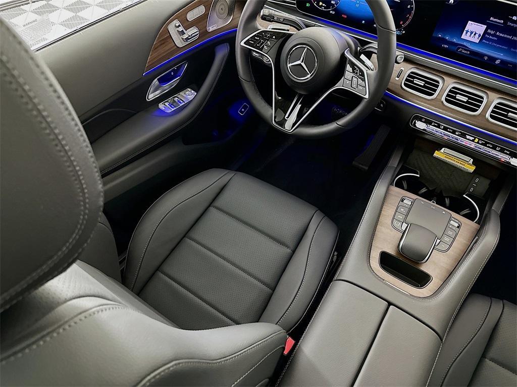 new 2025 Mercedes-Benz GLE 350 car, priced at $70,315