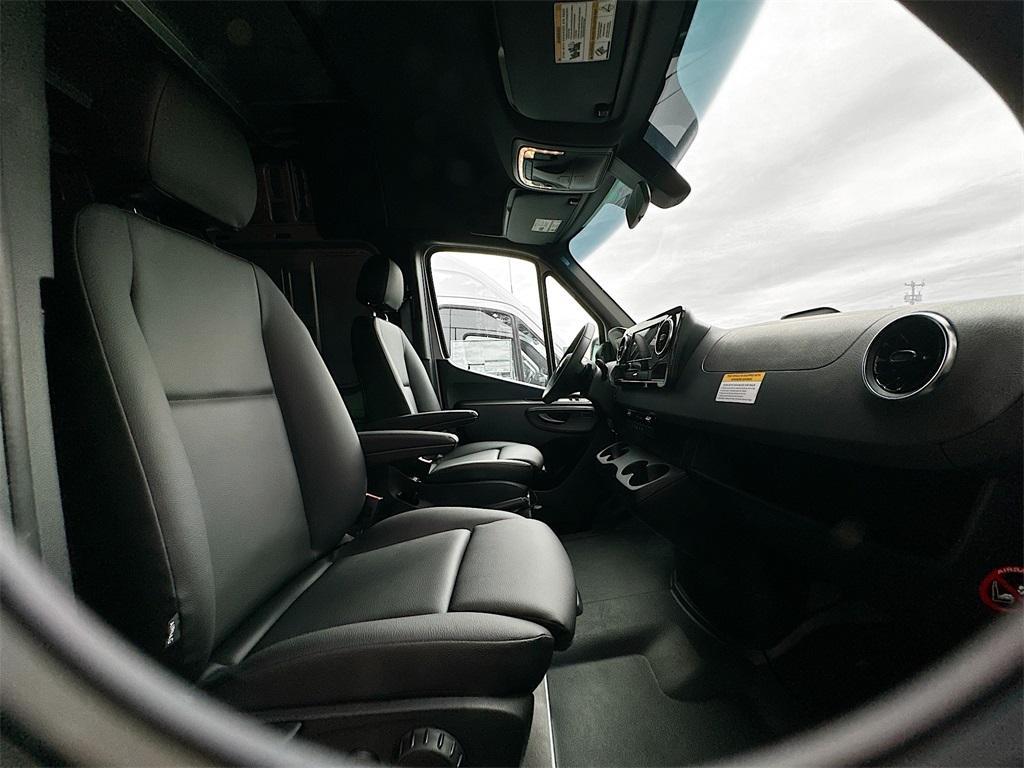 new 2025 Mercedes-Benz Sprinter 2500 car, priced at $73,456