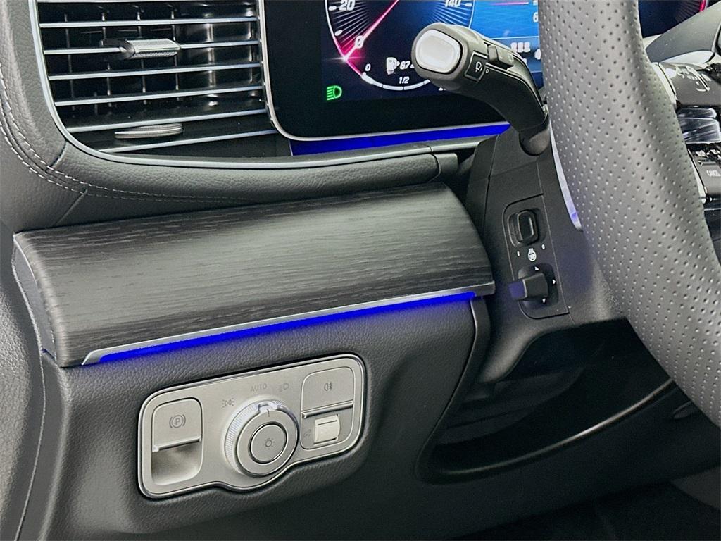 new 2025 Mercedes-Benz GLS 450 car, priced at $99,800
