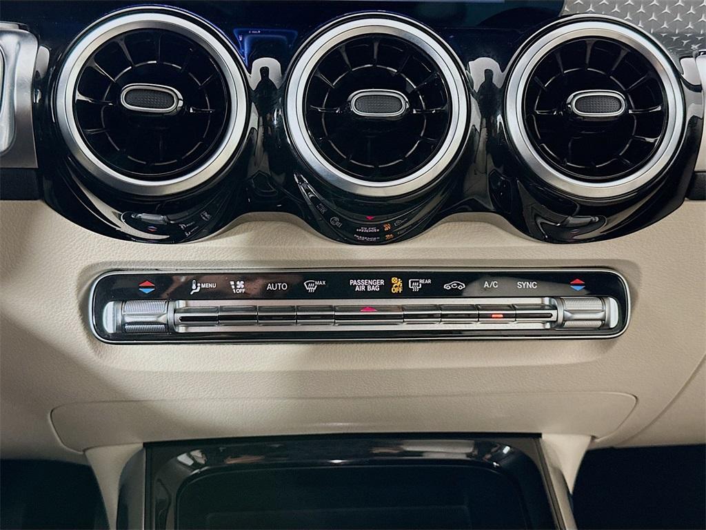 used 2025 Mercedes-Benz GLB 250 car