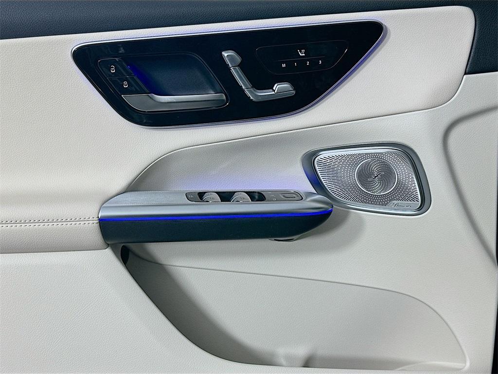 new 2025 Mercedes-Benz GLC 300 car, priced at $56,985