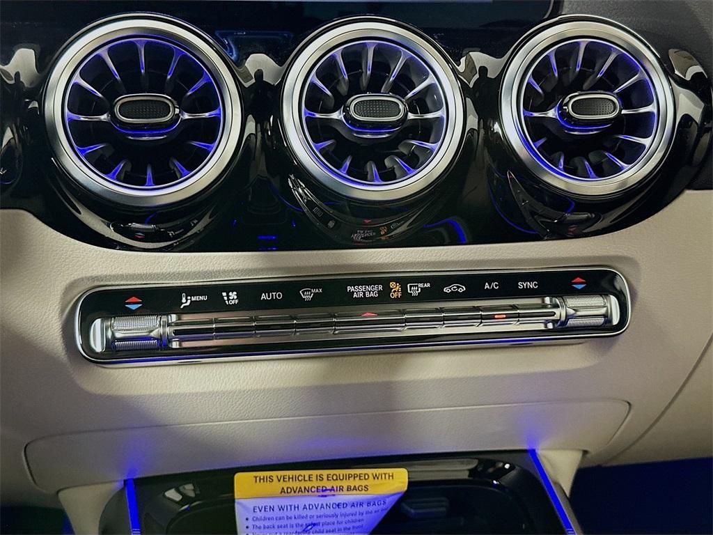new 2025 Mercedes-Benz GLA 250 car, priced at $47,295