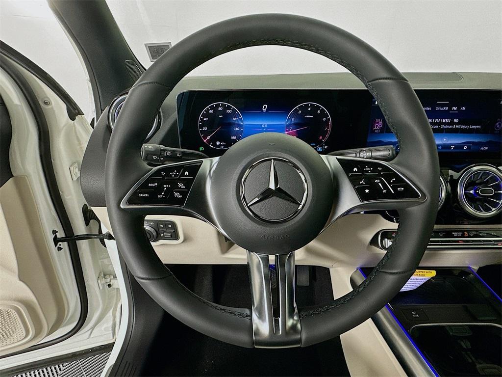 new 2025 Mercedes-Benz GLA 250 car, priced at $47,295
