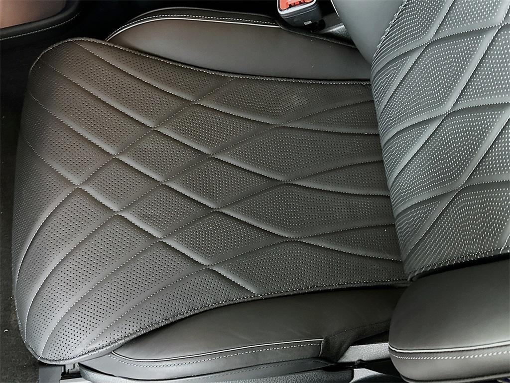 new 2024 Mercedes-Benz EQS 450 car, priced at $128,925