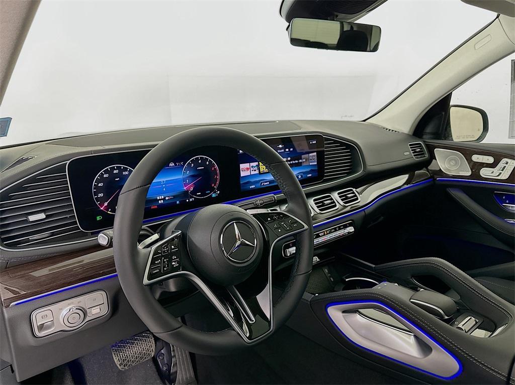 new 2025 Mercedes-Benz GLS 450 car, priced at $97,275