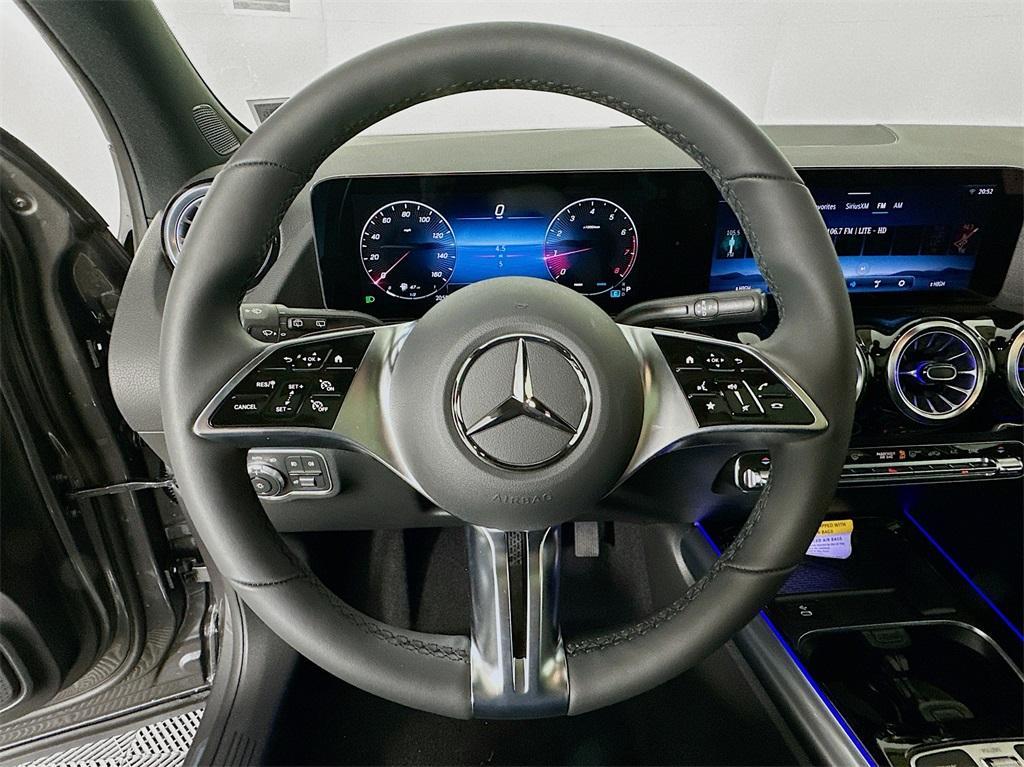 new 2025 Mercedes-Benz GLA 250 car, priced at $49,880