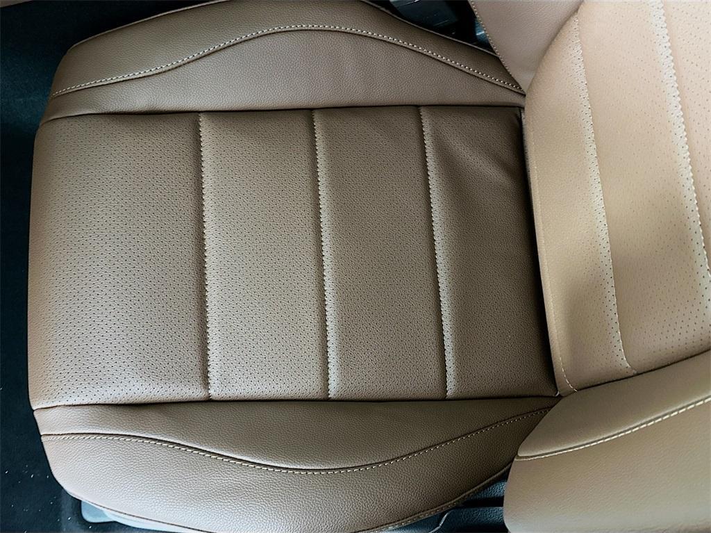 new 2025 Mercedes-Benz GLE 450e car, priced at $79,705