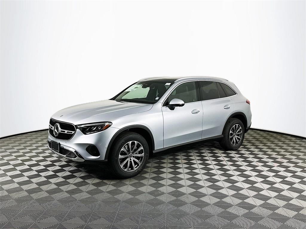 new 2025 Mercedes-Benz GLC 300 car