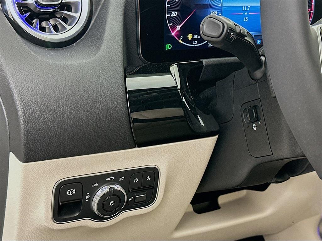 new 2025 Mercedes-Benz GLA 250 car, priced at $47,295
