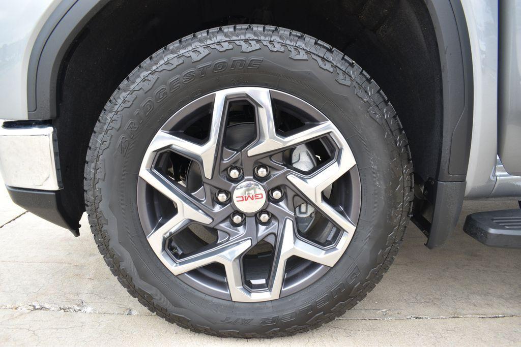 new 2025 GMC Sierra 1500 car, priced at $64,185