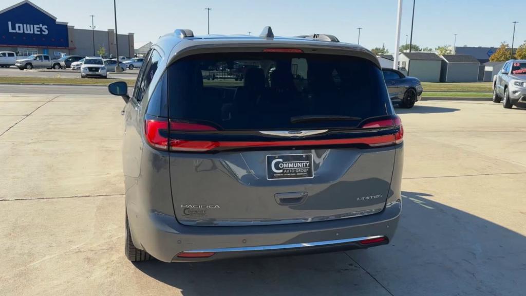 used 2022 Chrysler Pacifica car, priced at $27,670