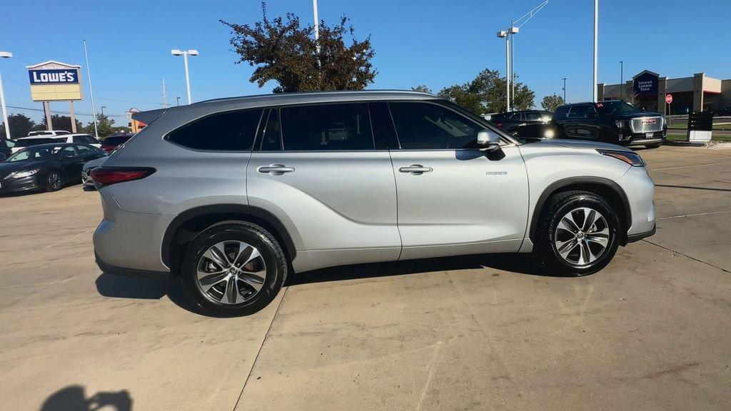 used 2021 Toyota Highlander Hybrid car, priced at $31,449
