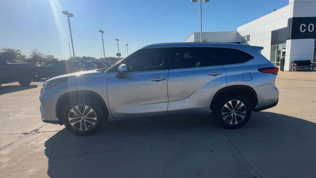 used 2021 Toyota Highlander Hybrid car, priced at $31,449