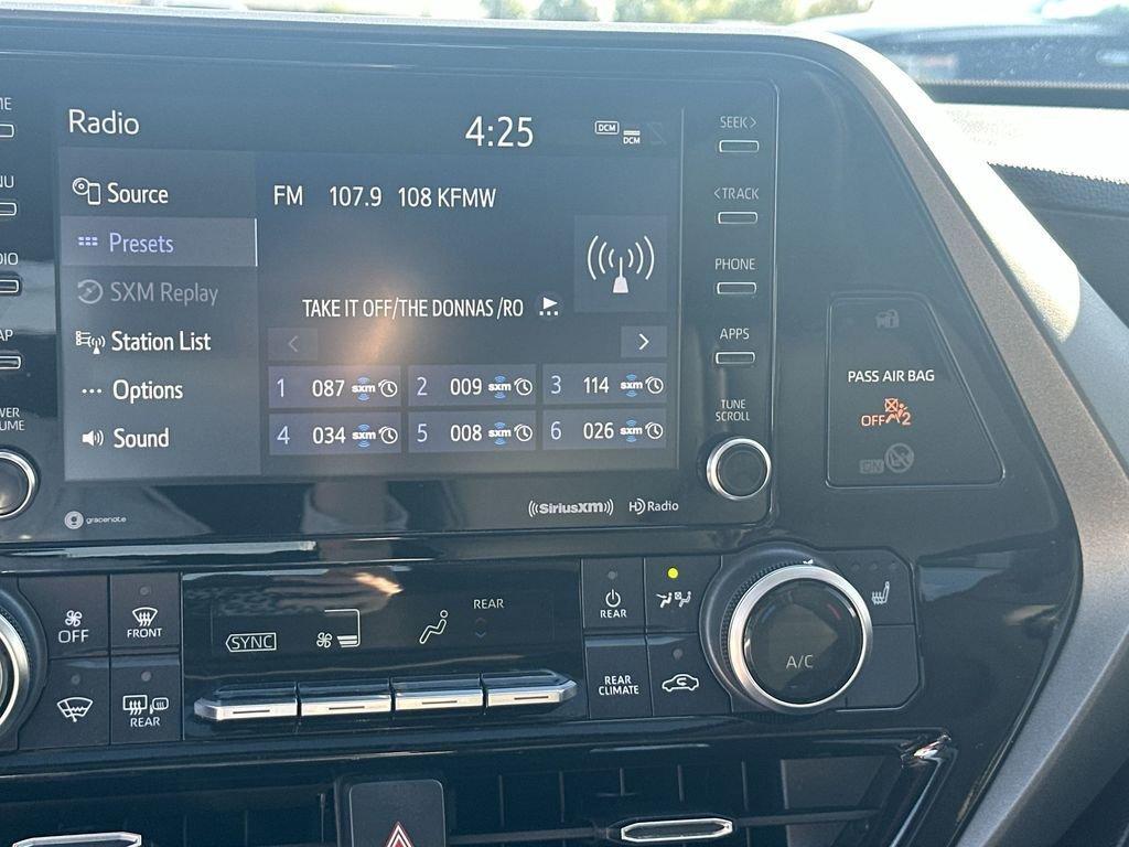 used 2021 Toyota Highlander Hybrid car, priced at $31,449