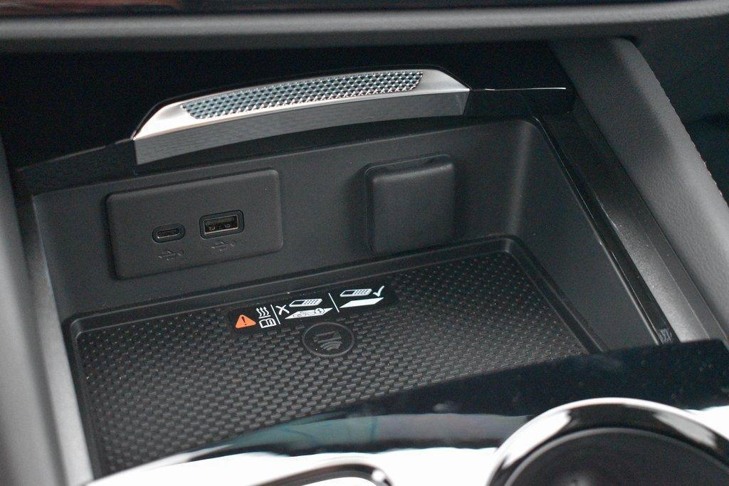 new 2025 Buick Envision car, priced at $45,790