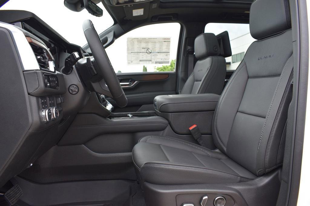 new 2025 GMC Yukon XL car, priced at $98,124