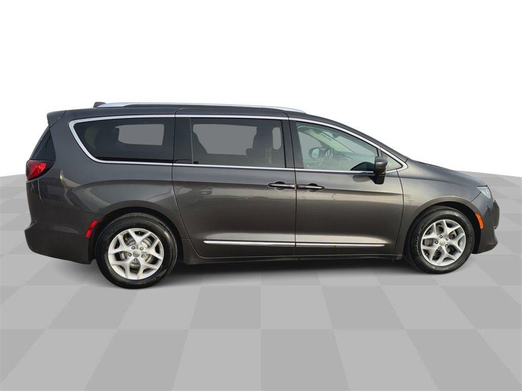 used 2017 Chrysler Pacifica car, priced at $16,467