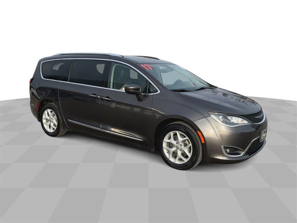 used 2017 Chrysler Pacifica car, priced at $16,467