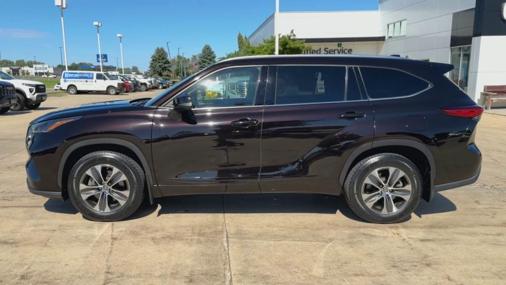 used 2021 Toyota Highlander car, priced at $34,853