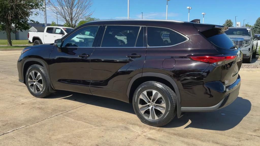 used 2021 Toyota Highlander car, priced at $34,853