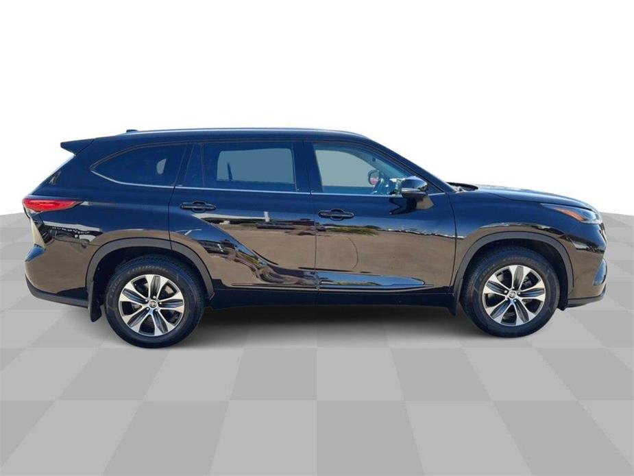 used 2021 Toyota Highlander car, priced at $34,853