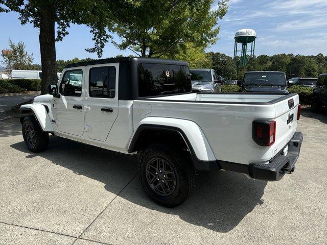 new 2024 Jeep Gladiator car, priced at $42,770