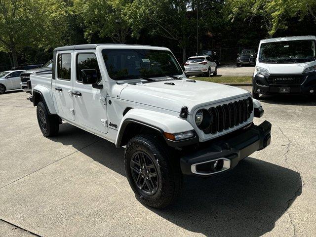 new 2024 Jeep Gladiator car, priced at $42,770