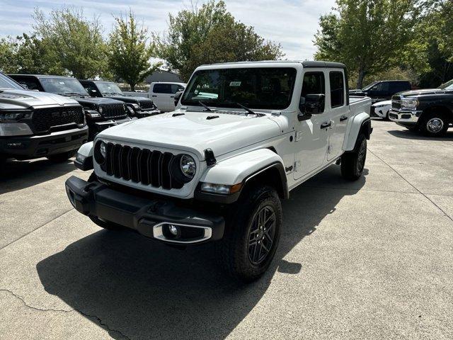 new 2024 Jeep Gladiator car, priced at $42,770