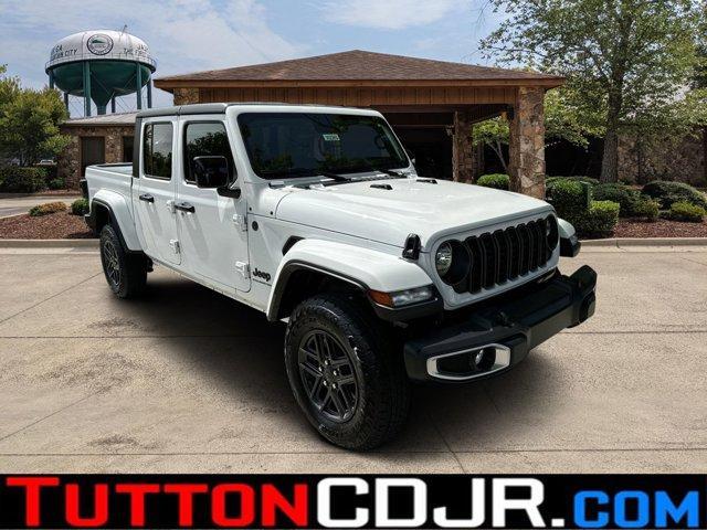 new 2024 Jeep Gladiator car, priced at $42,770