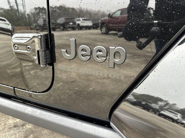 new 2025 Jeep Gladiator car, priced at $43,680