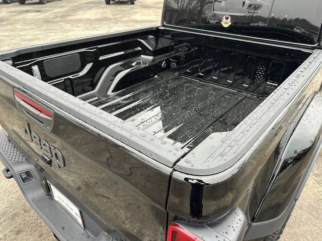 new 2025 Jeep Gladiator car, priced at $41,180