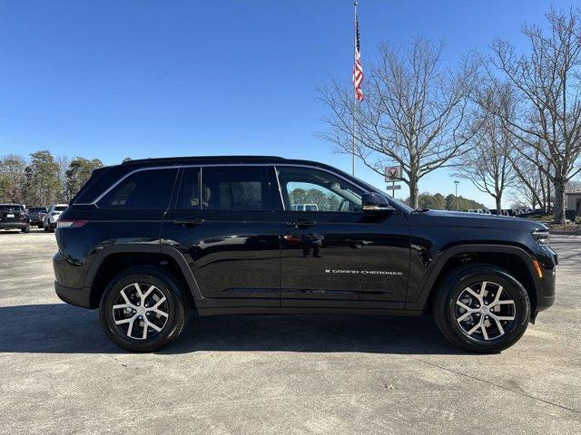 new 2025 Jeep Grand Cherokee car, priced at $48,730