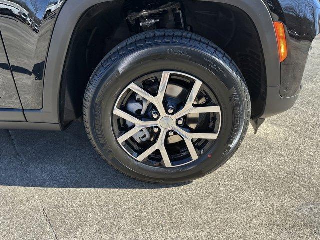 new 2025 Jeep Grand Cherokee car, priced at $48,730