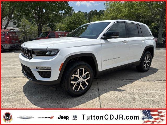 new 2025 Jeep Grand Cherokee car, priced at $46,660