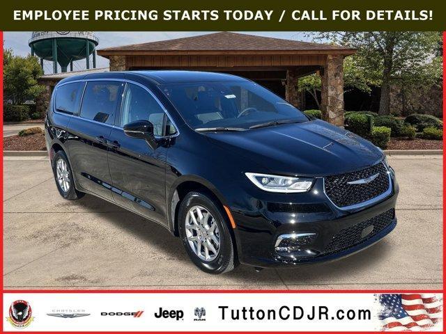 new 2025 Chrysler Pacifica car