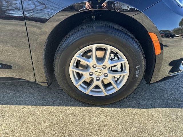 new 2025 Chrysler Pacifica car