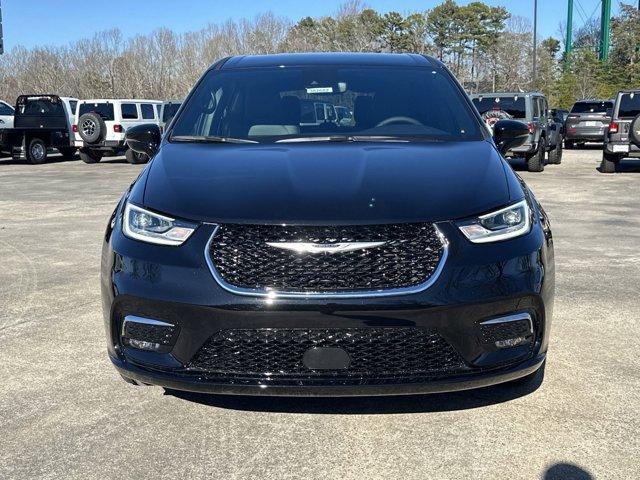 new 2025 Chrysler Pacifica car