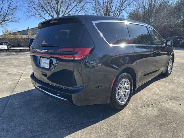 new 2025 Chrysler Pacifica car