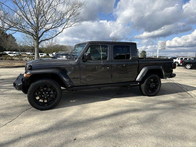 new 2025 Jeep Gladiator car, priced at $39,185