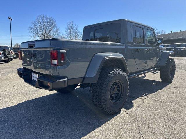 new 2025 Jeep Gladiator car, priced at $40,185