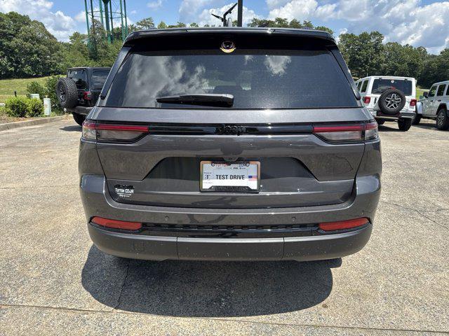 new 2024 Jeep Grand Cherokee car, priced at $42,280