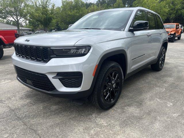 new 2025 Jeep Grand Cherokee car, priced at $43,480
