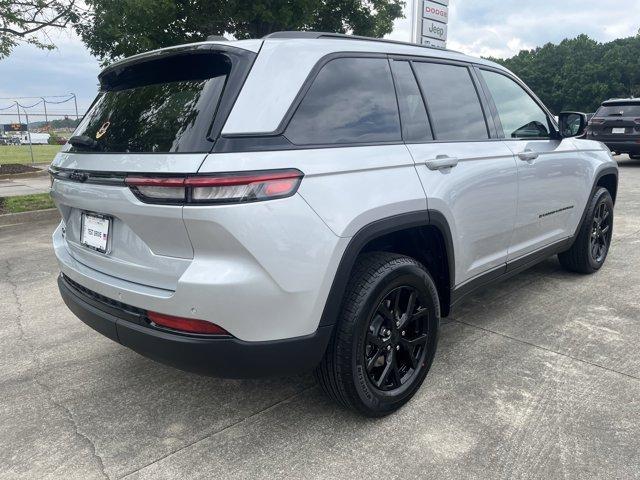 new 2025 Jeep Grand Cherokee car, priced at $43,480