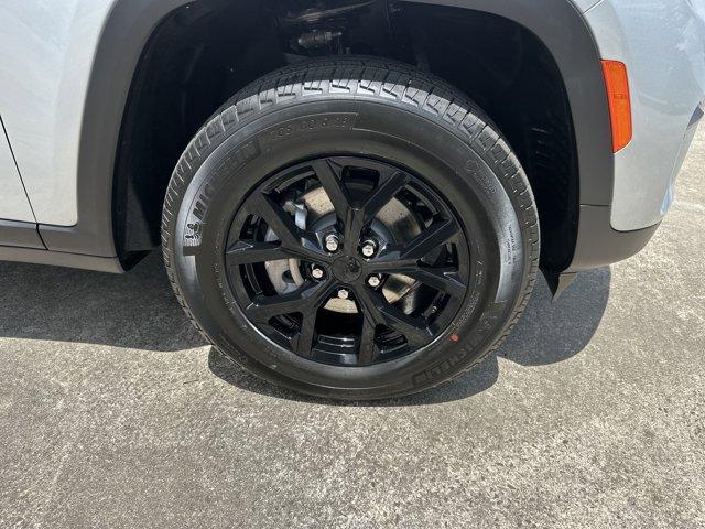 new 2025 Jeep Grand Cherokee car, priced at $43,480
