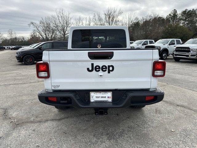 new 2025 Jeep Gladiator car, priced at $40,185