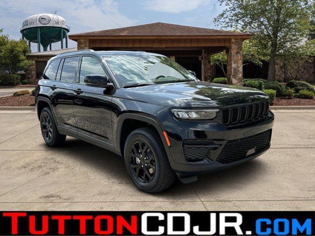 new 2024 Jeep Grand Cherokee car, priced at $42,280