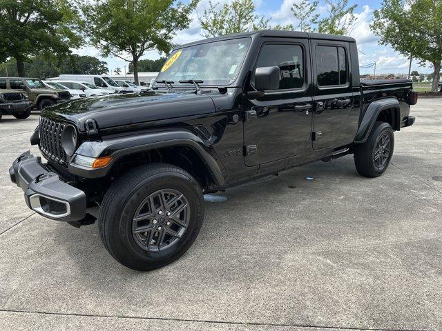 used 2024 Jeep Gladiator car, priced at $39,997