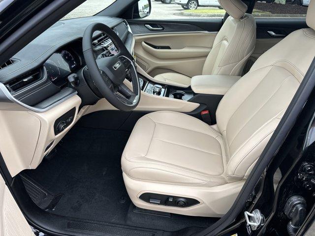 new 2025 Jeep Grand Cherokee L car